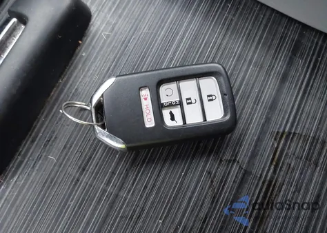 2018 Honda Pilot Touring z USA, uszkodzony, nr VIN 5FNYF6H92JB004710